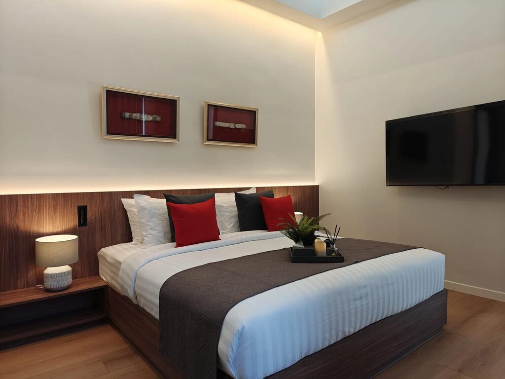 Aileen Villas Layan, 6