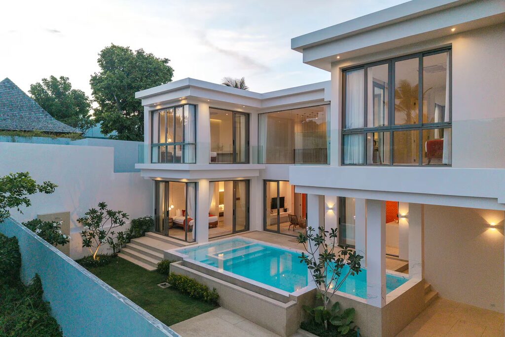 Alisa Villa, 3