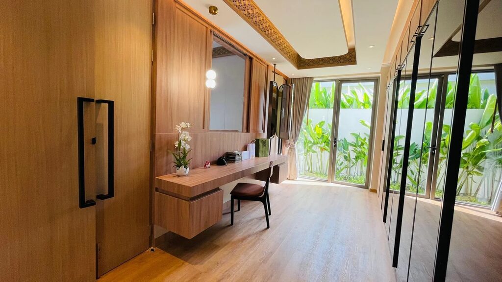 Erawana Grand, 6