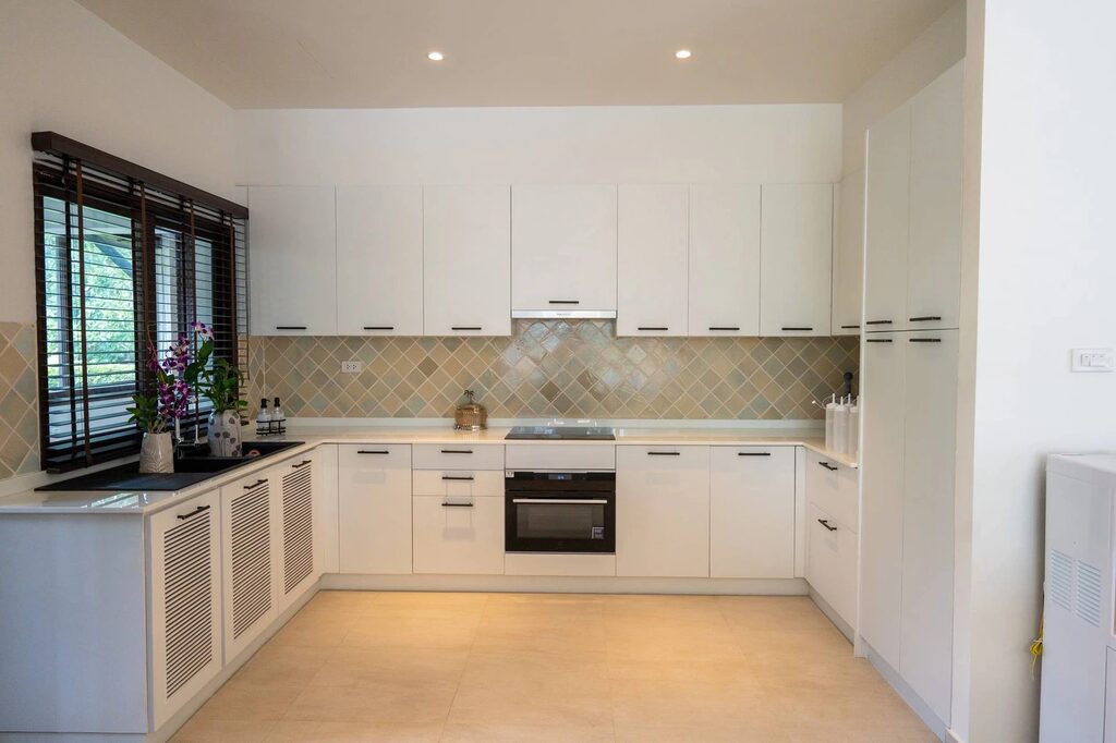 Laguna Homes 57/20, 14