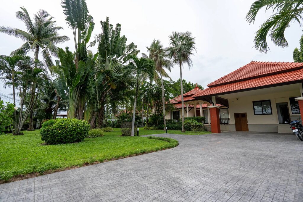 Laguna Homes 57/20, 15