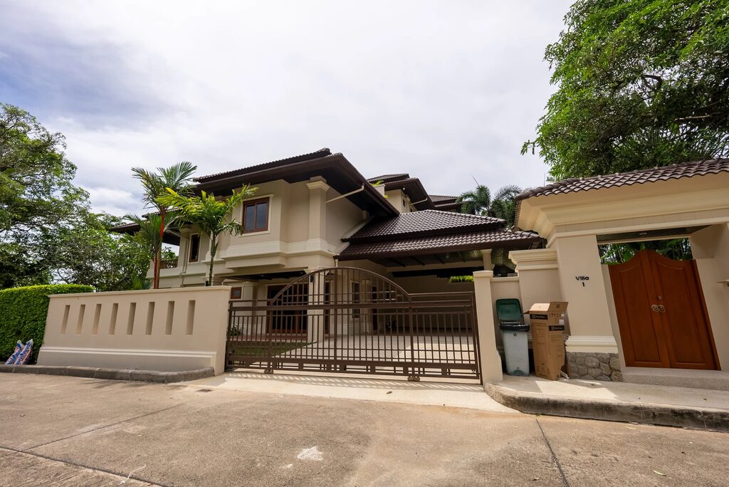 Lakewood Villa 1, 3