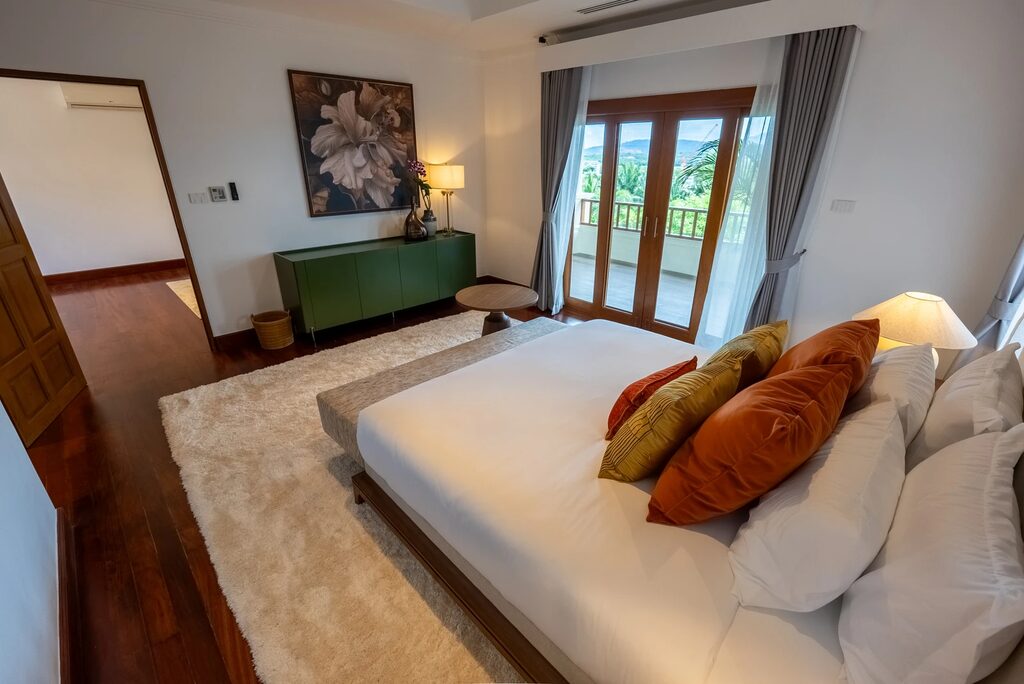 Lakewood Villa 1, 8